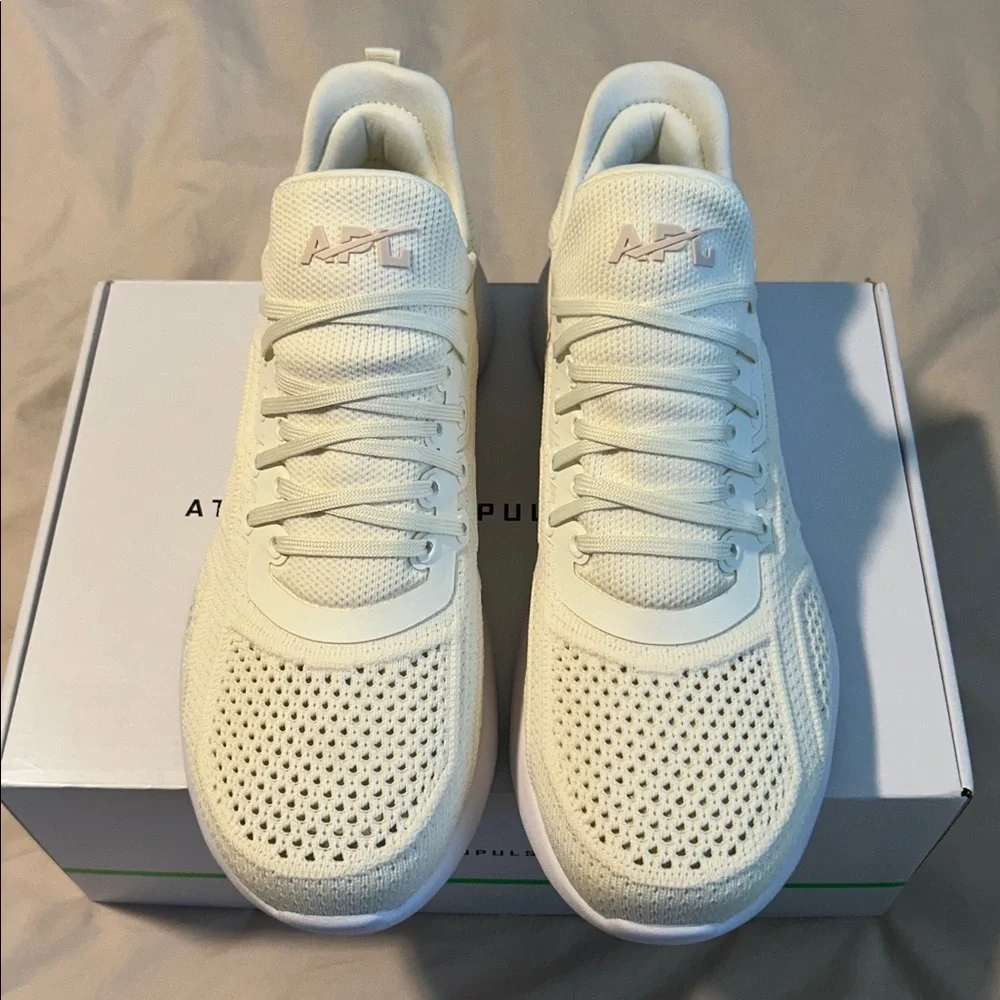 Unisex APL Techloom Tracer Pristine Parchment White Men’s 9 Women’s 10.5 NWT
